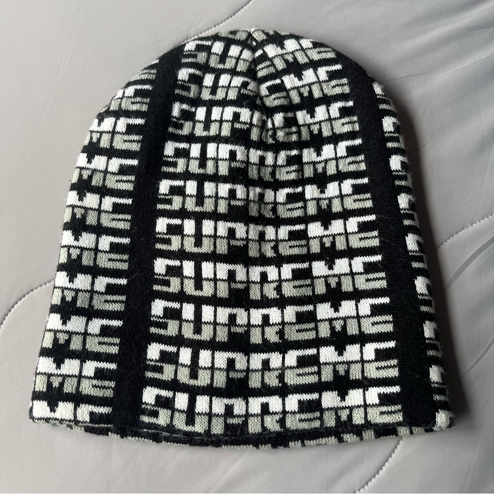 Supreme Black and White Knit Beanie